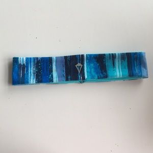 Ivivva reversible hand band blue combo. O/s